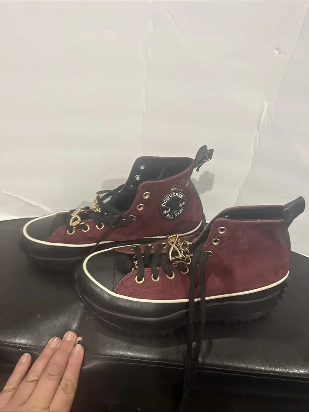 Converse 573065C Chuck Taylor All Star Lugged Burgundy Suede Womens 9.5